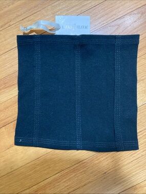 Laura Hlavac Black Face Mask/Gaiter.